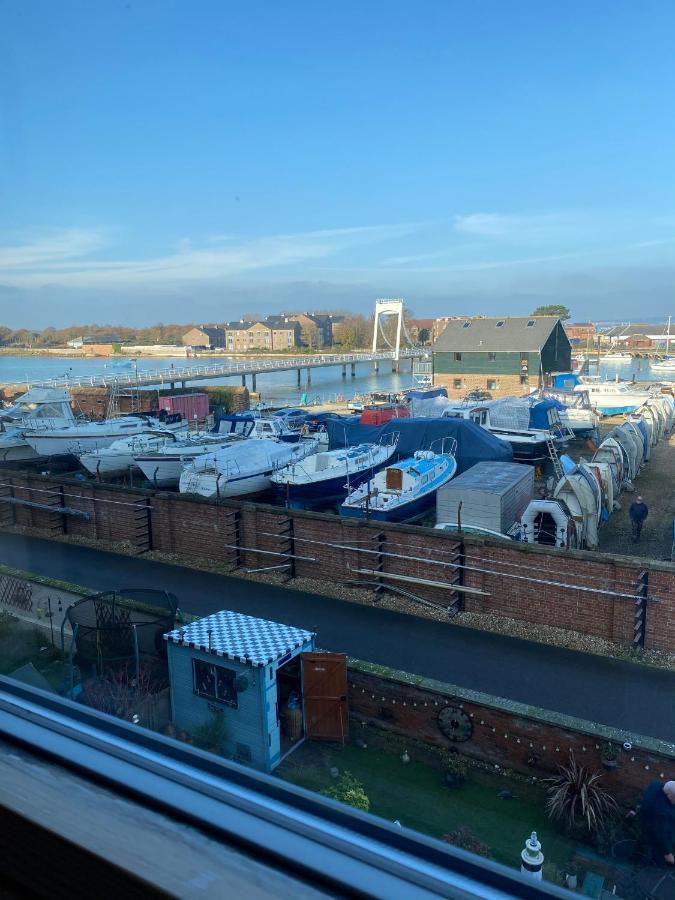 Stunning Marina Apartment Gosport Portsmouth Buitenkant foto
