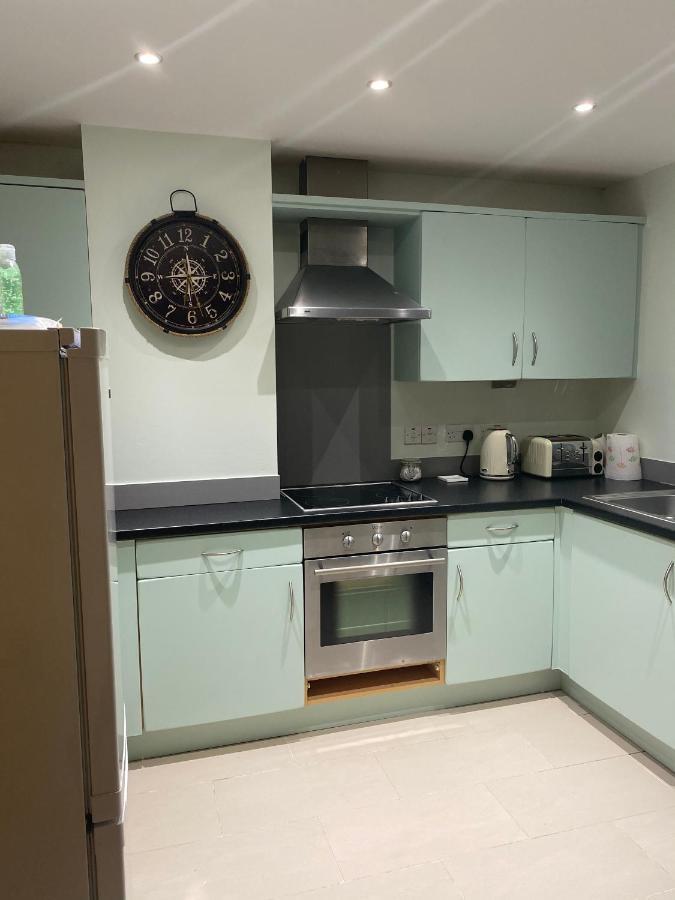 Stunning Marina Apartment Gosport Portsmouth Buitenkant foto