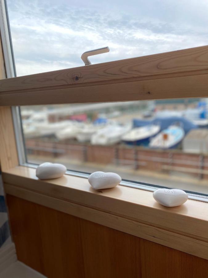 Stunning Marina Apartment Gosport Portsmouth Buitenkant foto