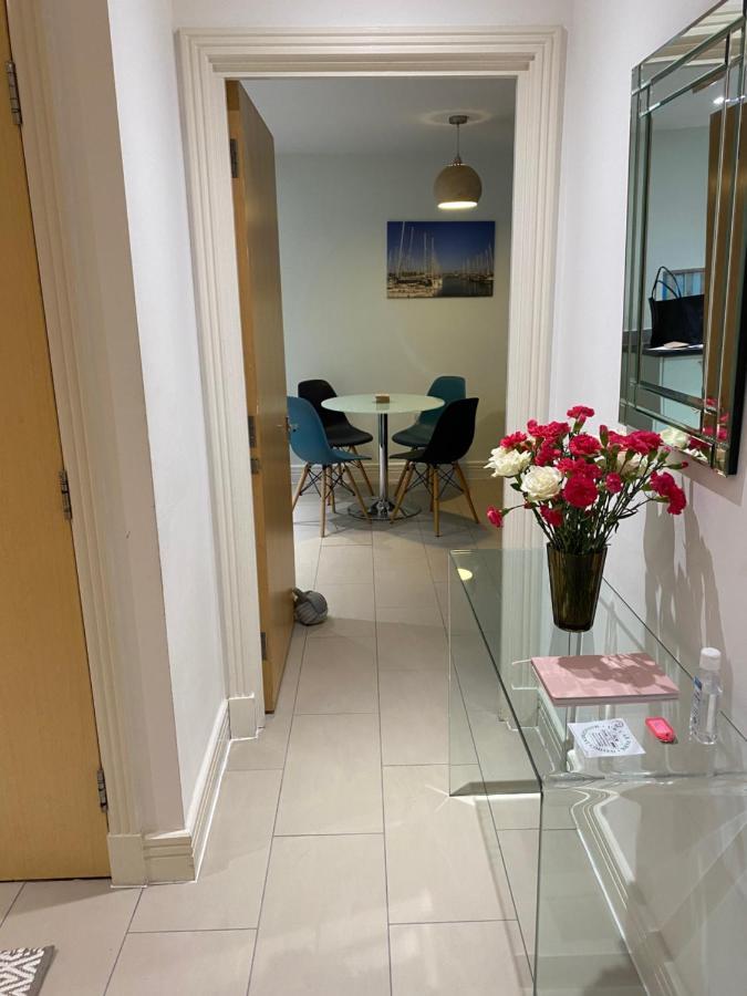 Stunning Marina Apartment Gosport Portsmouth Buitenkant foto