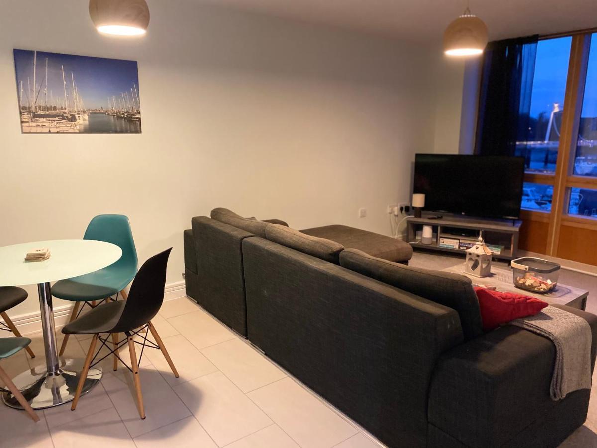 Stunning Marina Apartment Gosport Portsmouth Buitenkant foto