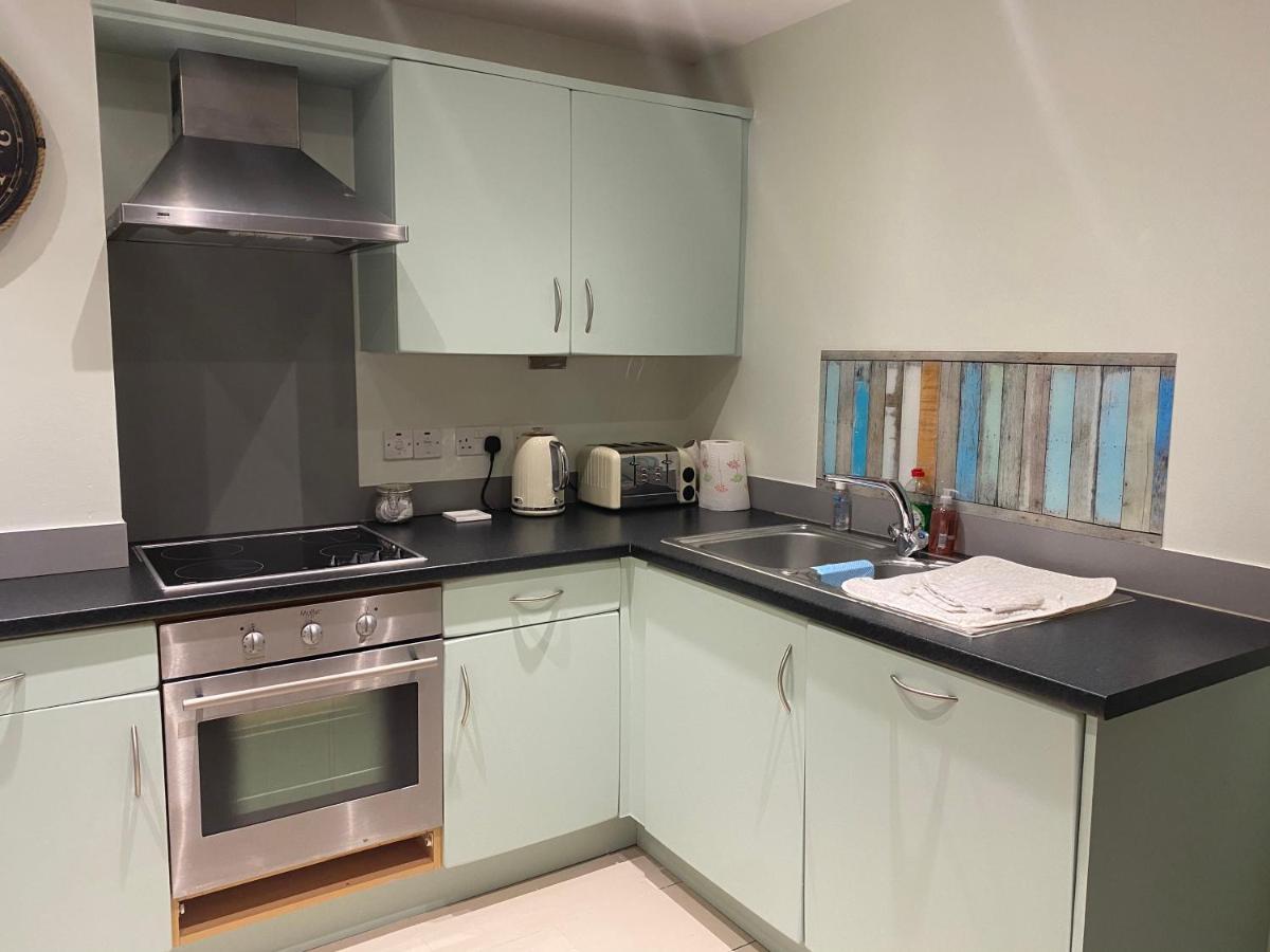 Stunning Marina Apartment Gosport Portsmouth Buitenkant foto