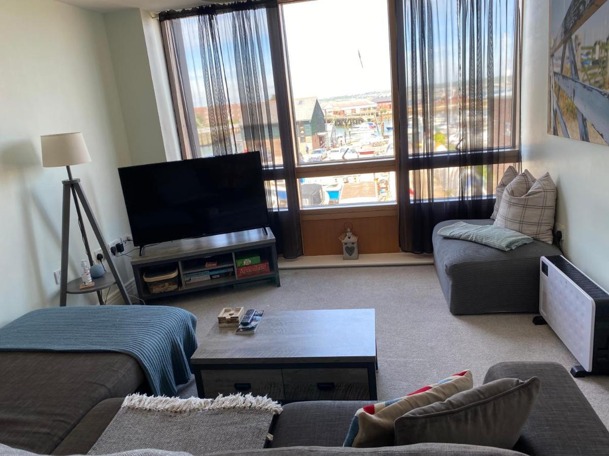 Stunning Marina Apartment Gosport Portsmouth Buitenkant foto