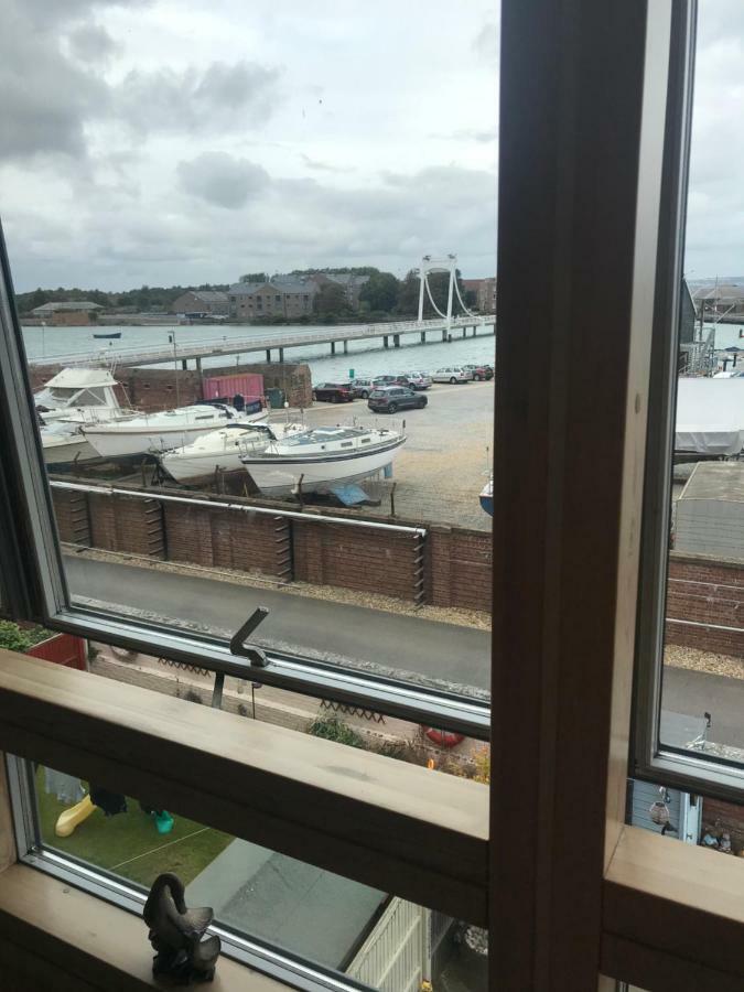 Stunning Marina Apartment Gosport Portsmouth Buitenkant foto