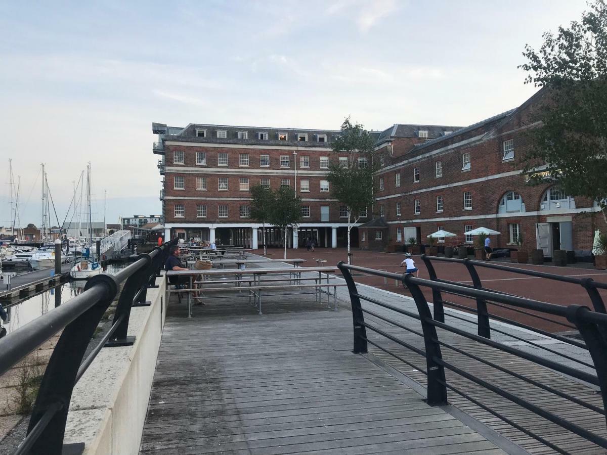 Stunning Marina Apartment Gosport Portsmouth Buitenkant foto